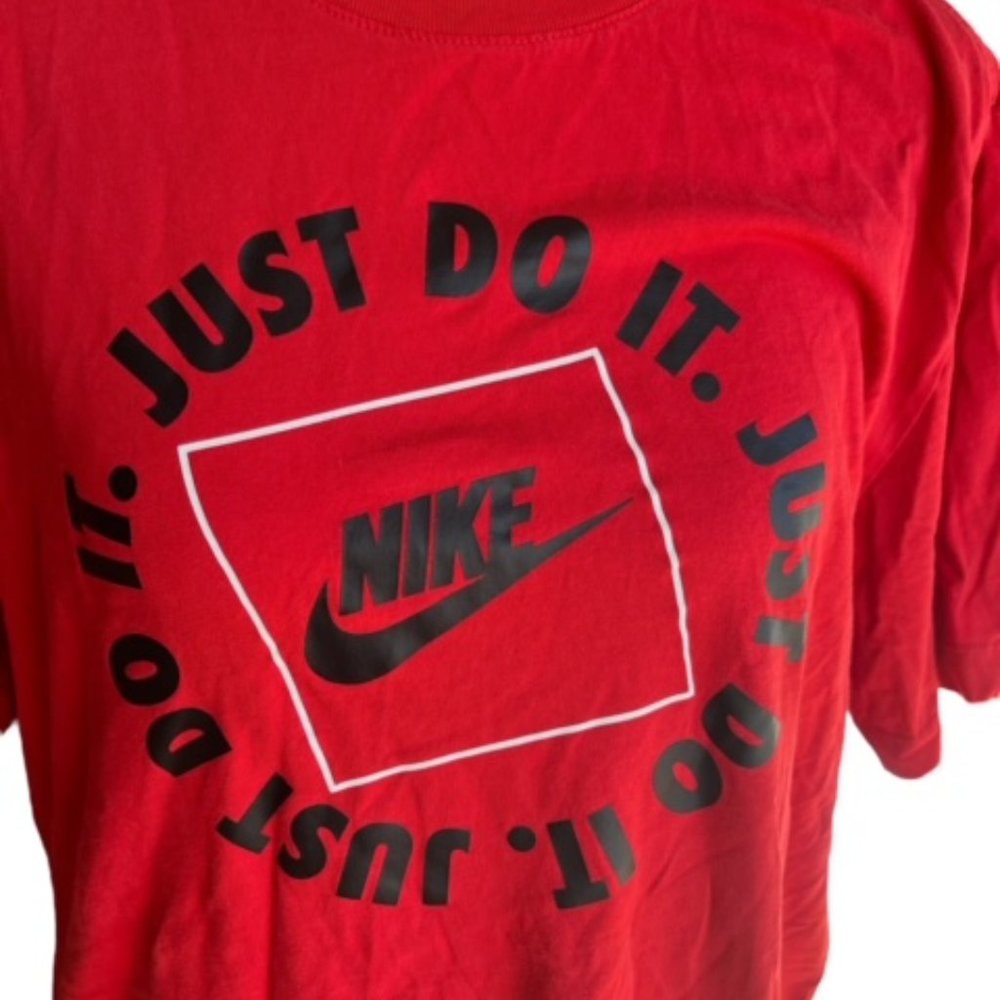Nike - Picture 3 of 3